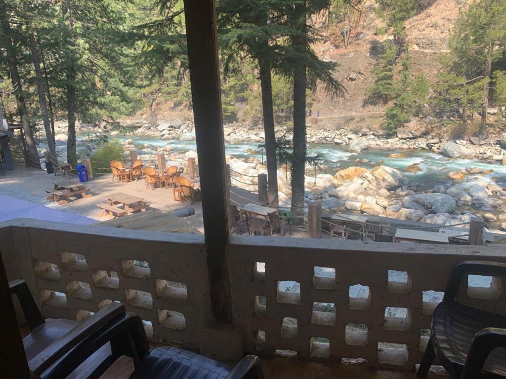 The Alpine Guest House Kasol Ngoại thất bức ảnh