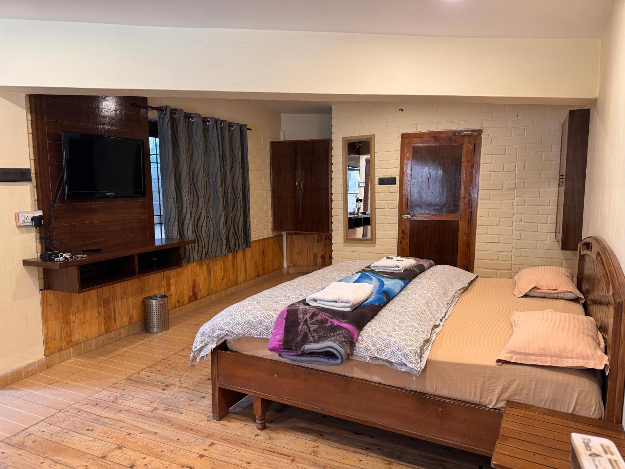 The Alpine Guest House Kasol Ngoại thất bức ảnh