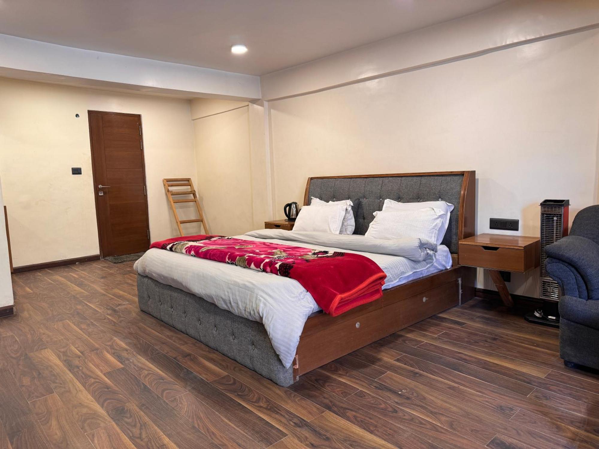 The Alpine Guest House Kasol Ngoại thất bức ảnh